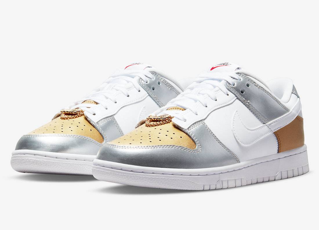 Nike Dunk Low WMNS Metallic