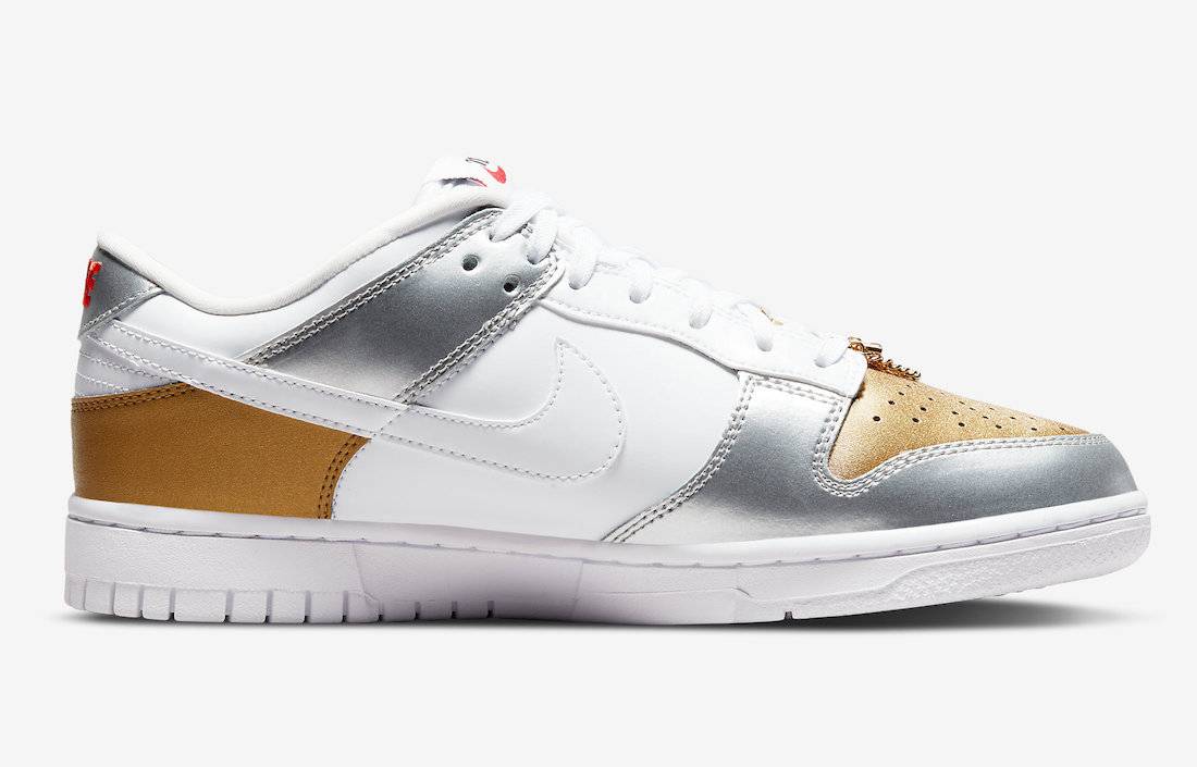 Nike Dunk Low WMNS Metallic