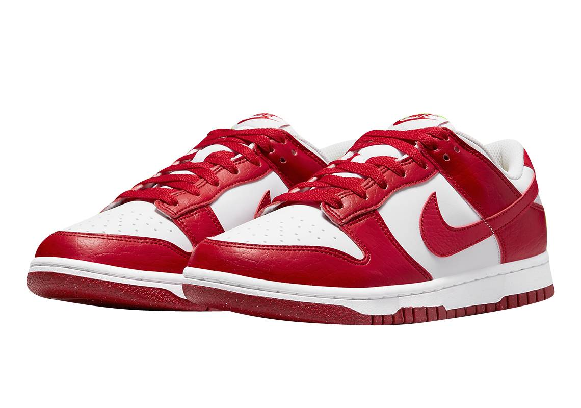 Nike Dunk Low WMNS Next Nature University Red