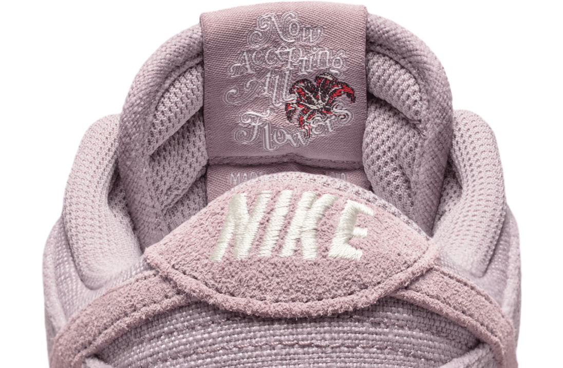 Nike Dunk Low WMNS Now Accepting All Flowers