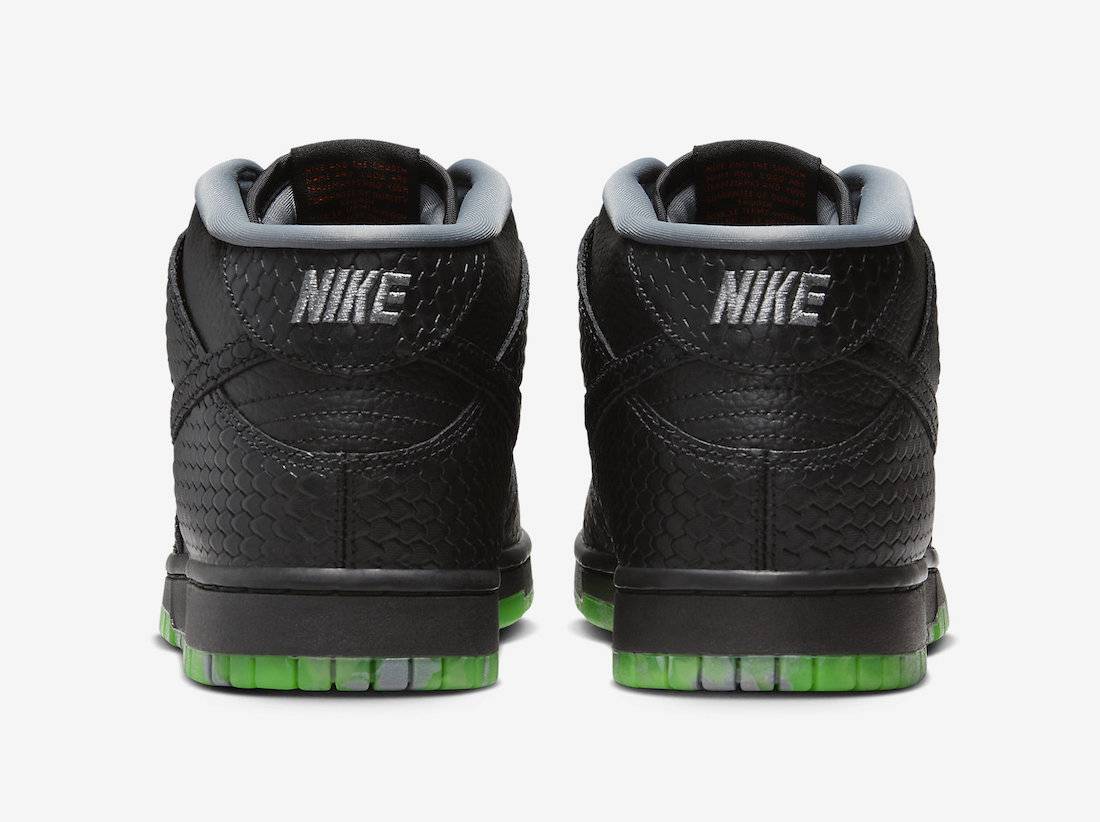 Nike Dunk Mid Halloween 2023