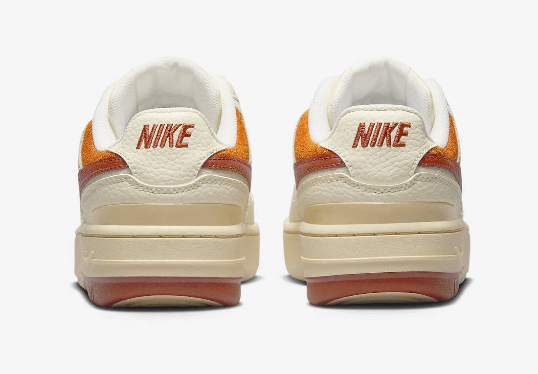 Nike Gamma Force WMNS Sail Team Red