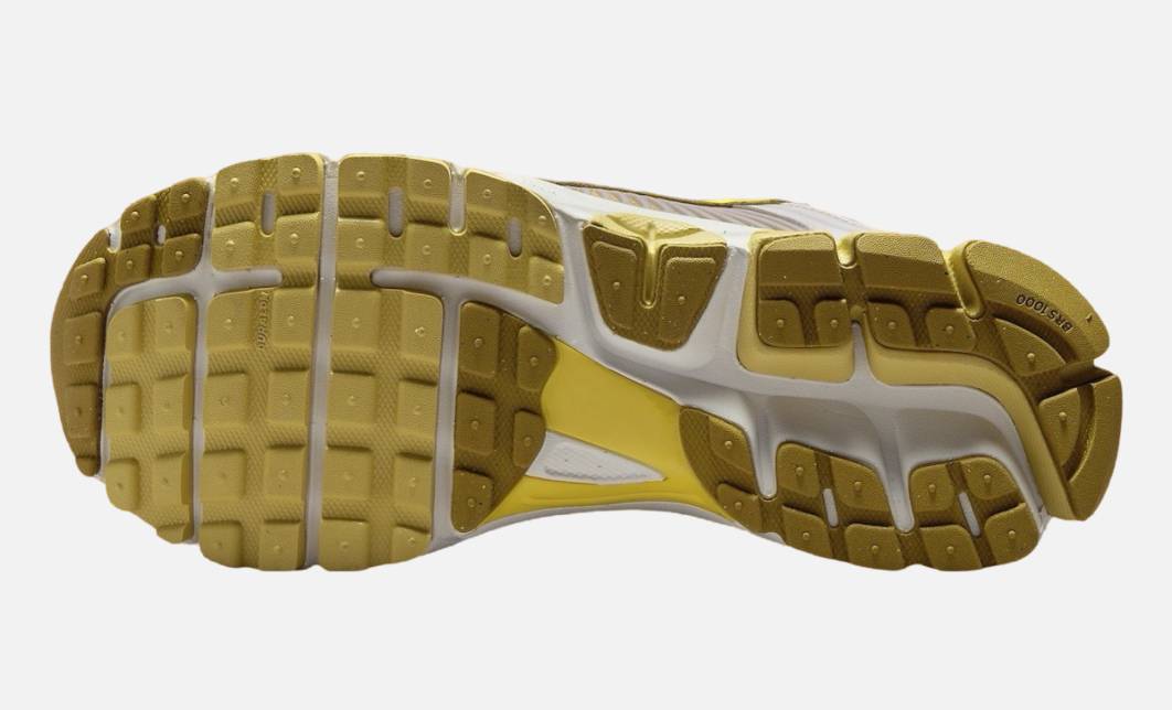 Nike WMNS Zoom Vomero 5 Bronzine