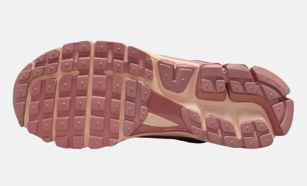 Nike WMNS Zoom Vomero 5 Red Stardust