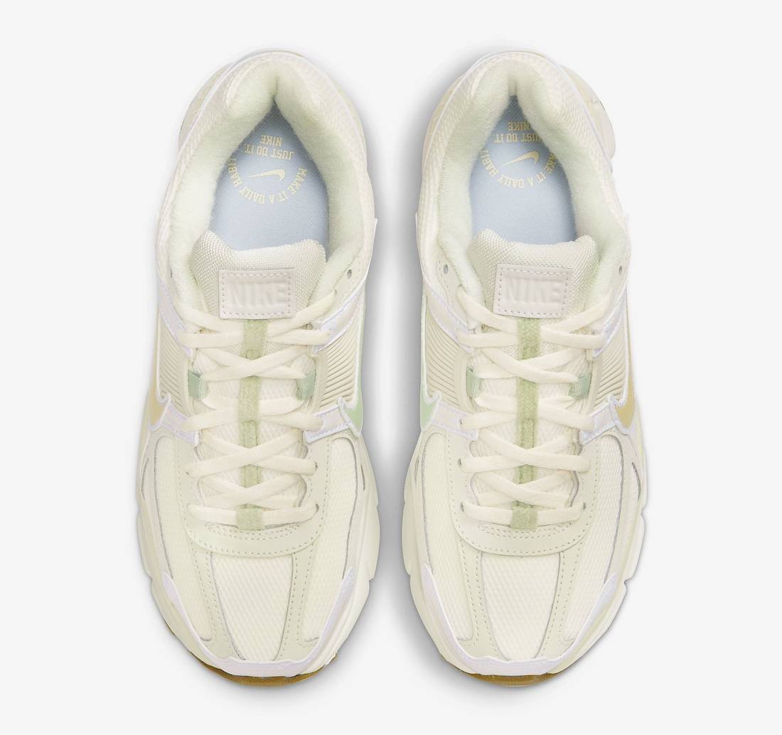 Nike WMNS Zoom Vomero 5 Sail Gold