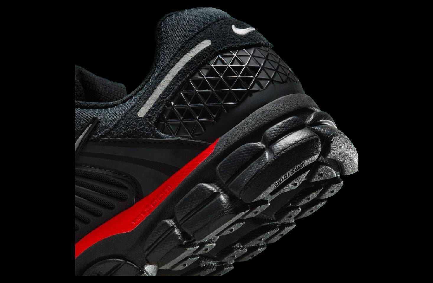 Nike Zoom Vomero 5 Bred Black / University Red