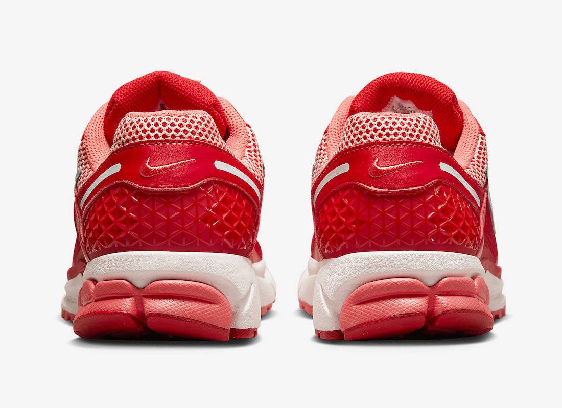 Nike Zoom Vomero 5 University Red