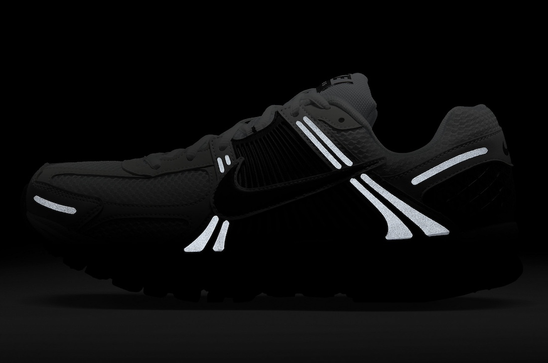 Nike Zoom Vomero 5 White Black