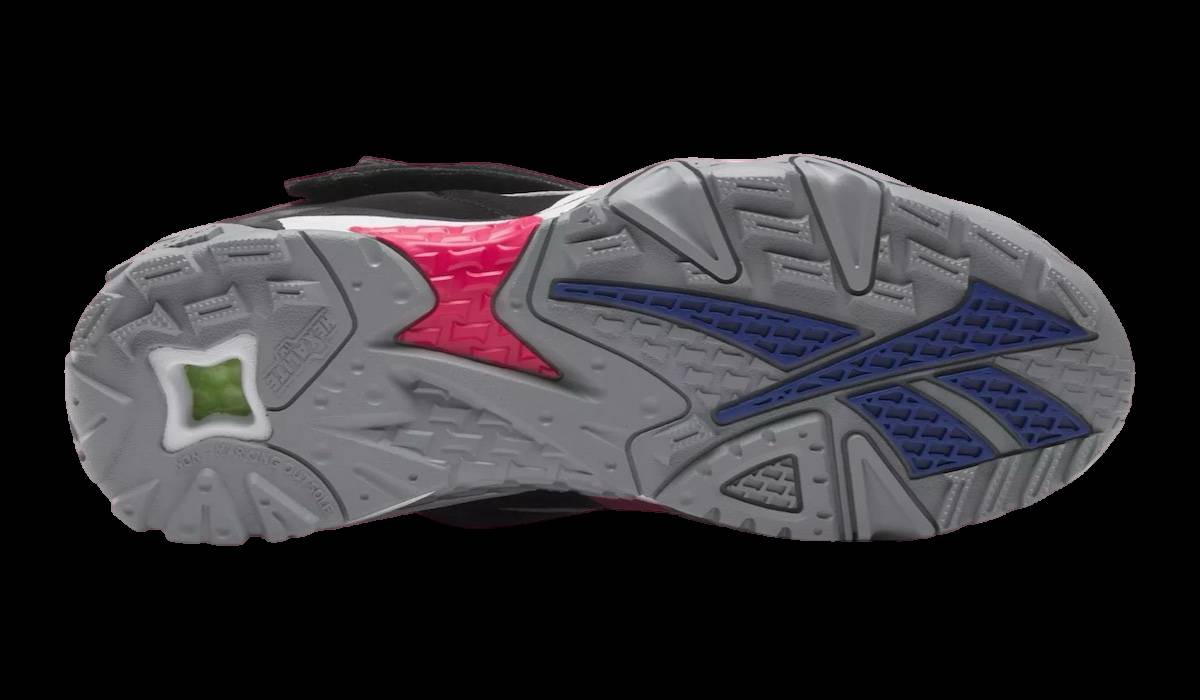 Reebok Preseason 94 Black / Bold Pink