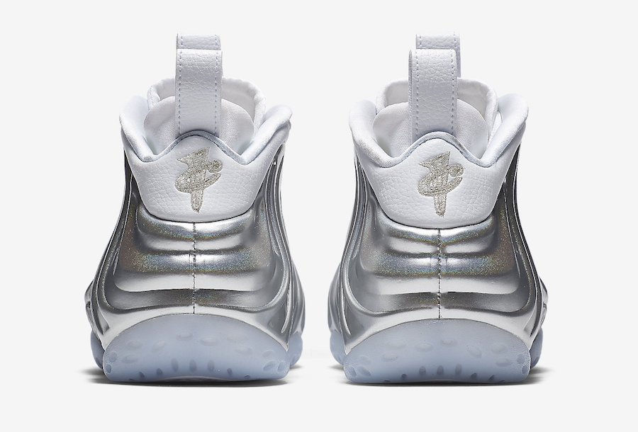 Nike WMNS Air Foamposite One “Chrome”