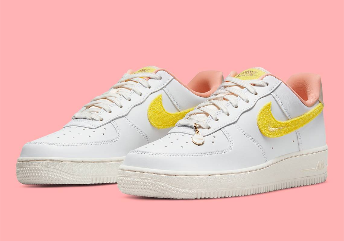 Nike Air Force 1 Low LX