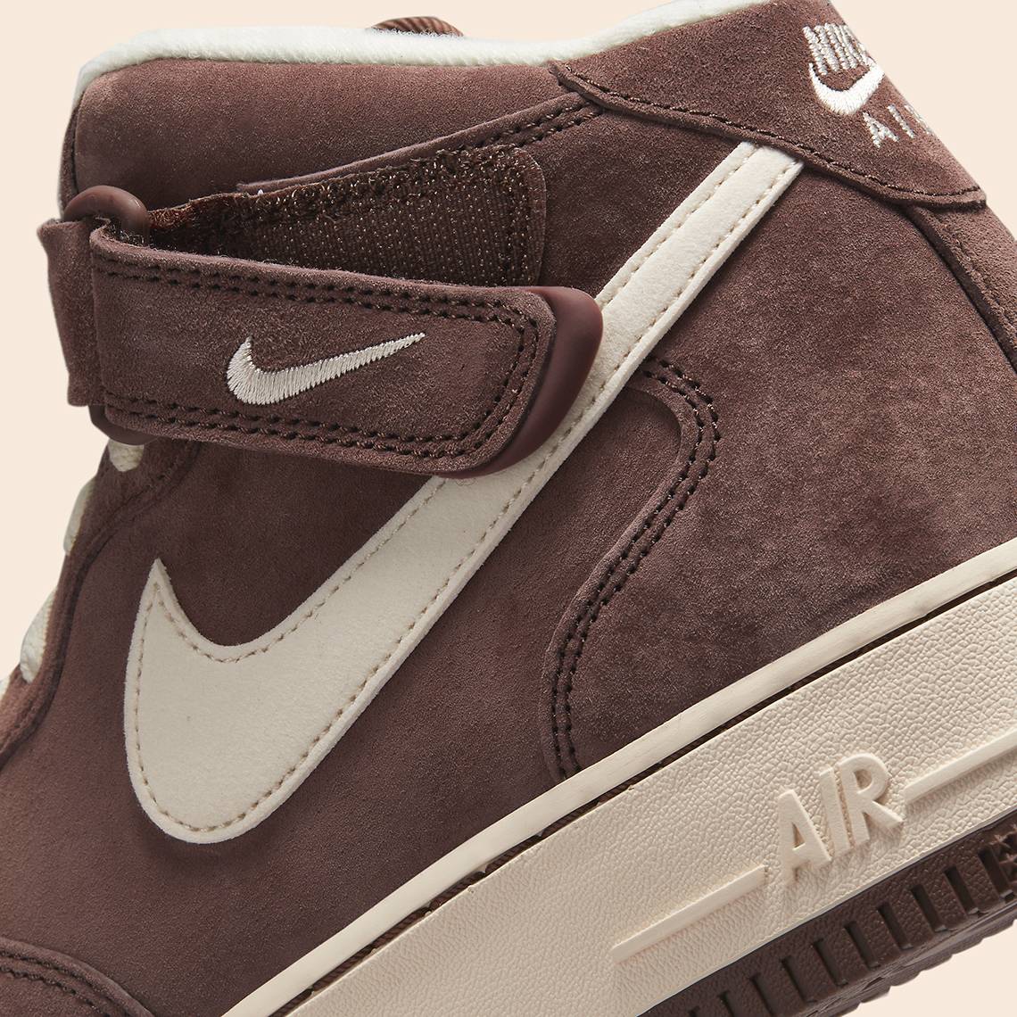 Nike Air Force 1 Mid QS