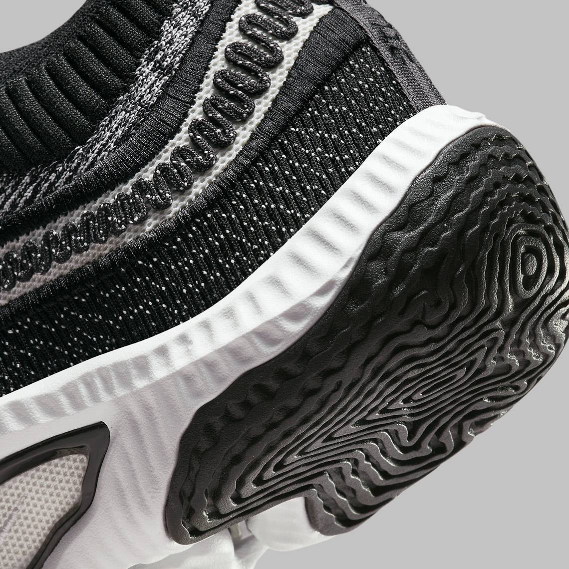 Nike Cosmic Unity 3