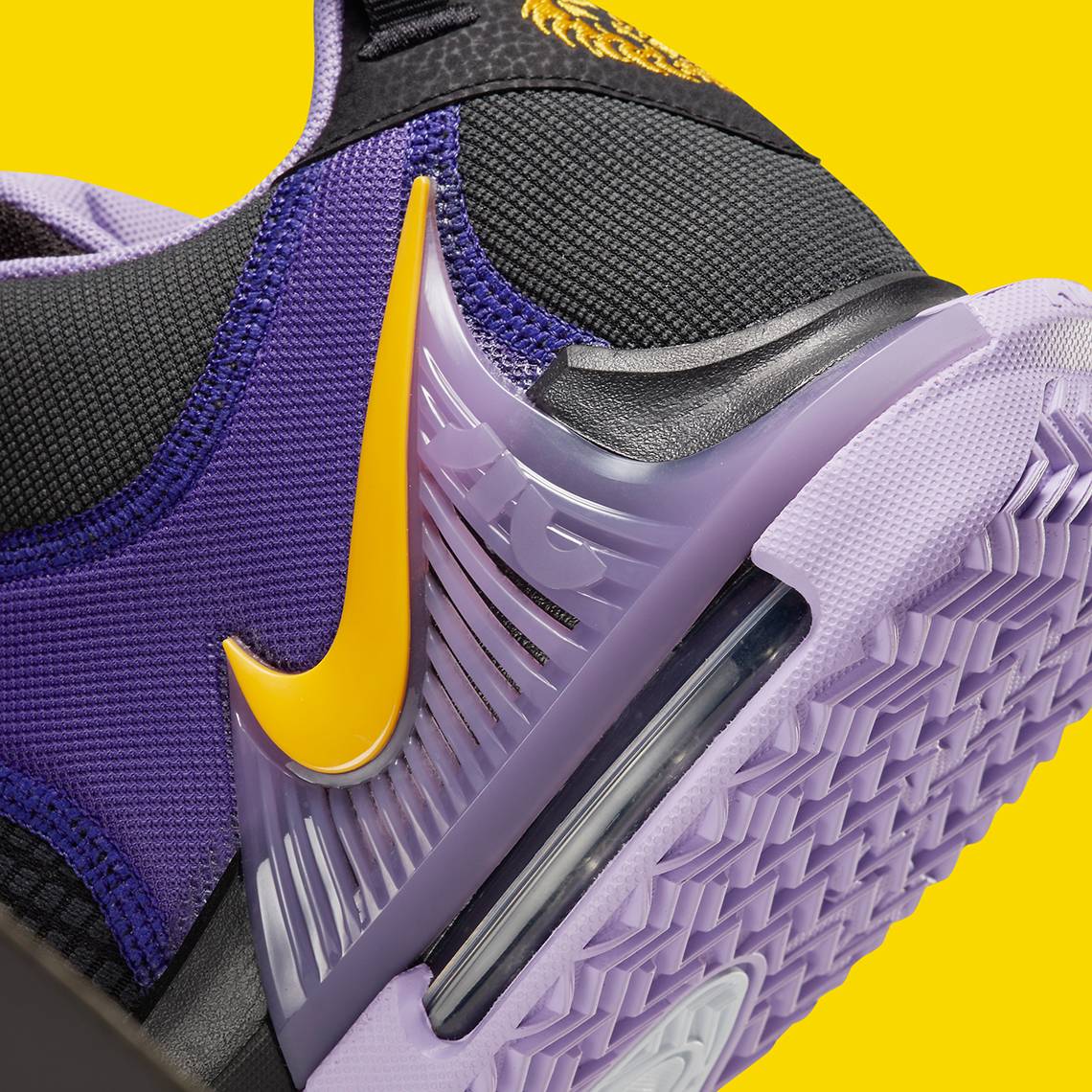 Nike LeBron Witness 7