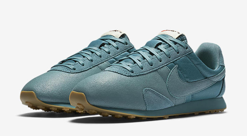 Nike WMNS Pre Montreal Racer Premium